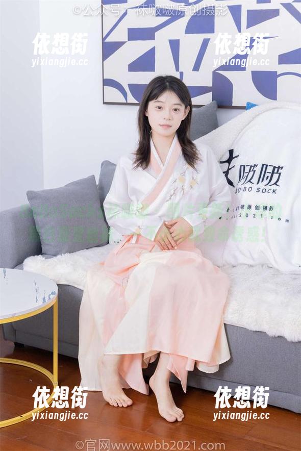 BoBoSocks袜啵啵 - 图片更新！小淳的黑白渐变丝袜，一不小心就致命诱惑！