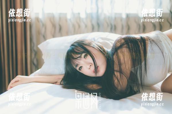 GIRLT果团网 - 周晓唯的美脚套图精选，捎带你的小心思
