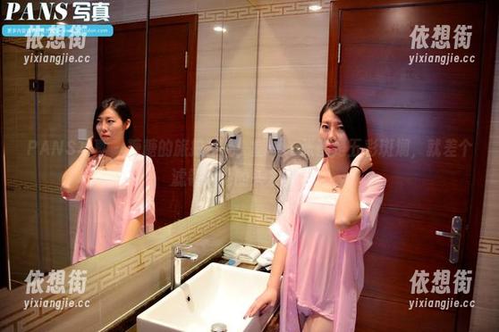 PANS写真 - 糖糖的旅拍作品，随便一张都是五彩斑斓，就差个滤镜给她的头发上色。