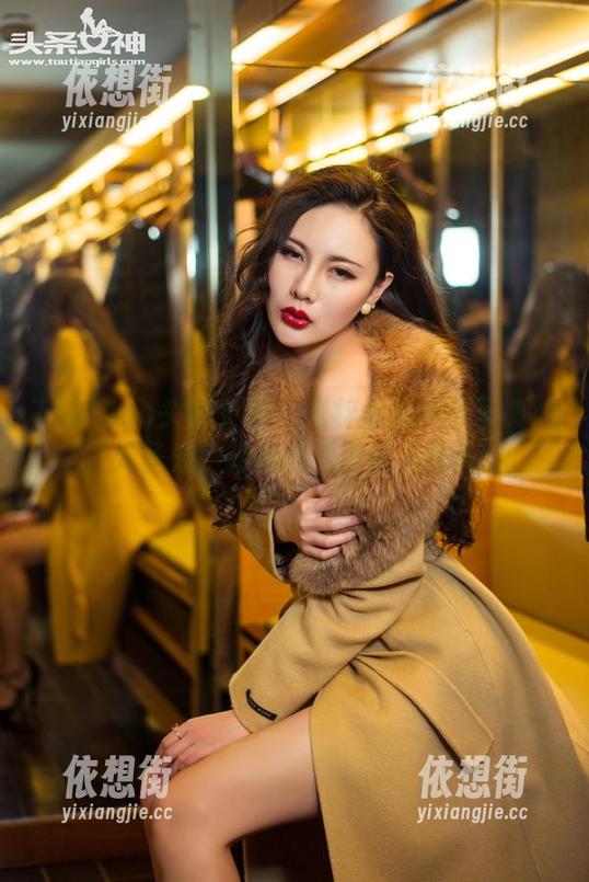 TouTiao头条女神-张梓然 TouTiao头条女神 - 张梓然的户外写真:无圣光,相机真诚得让人挠头