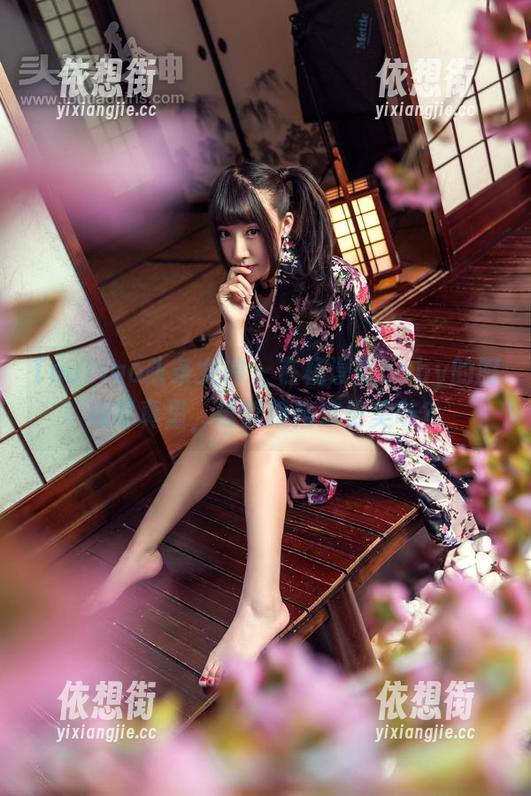TouTiao头条女神 - 在杨漫妮baby的厨娘写真里，谁能抵挡这份美味？