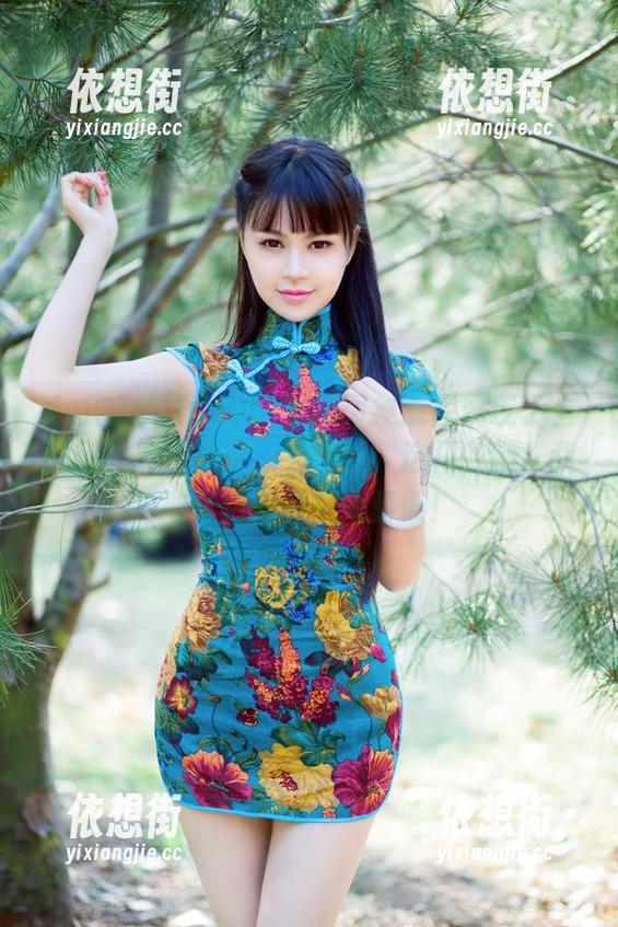 TuiGirl推女郎 - 美图图集悉数展现了土豆姐的长腿风采，老实说，这样的腿，我敢打包回家用来骄傲！