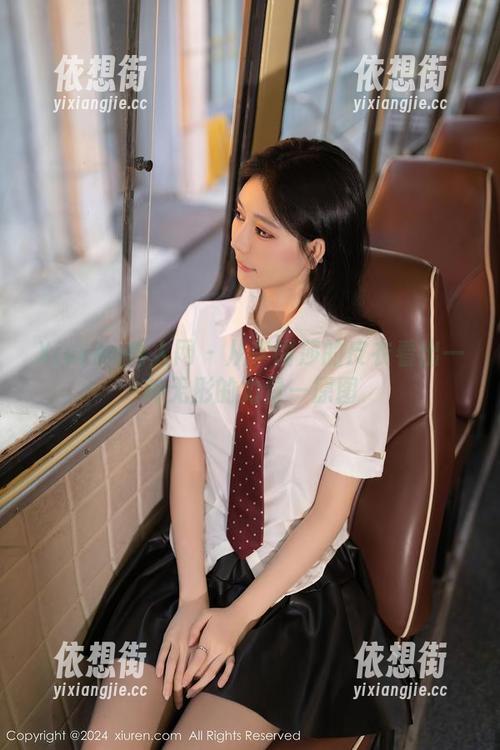 Xiuren秀人网 - 从李丽莎的皮衣看出一种无形的力量—原图