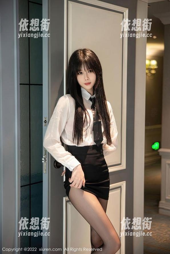 Xiuren秀人网-李可儿 Xiuren秀人网 - 他在红裙子下等你:李可儿的作品集,有种说不出来的吸引力,值得下载。