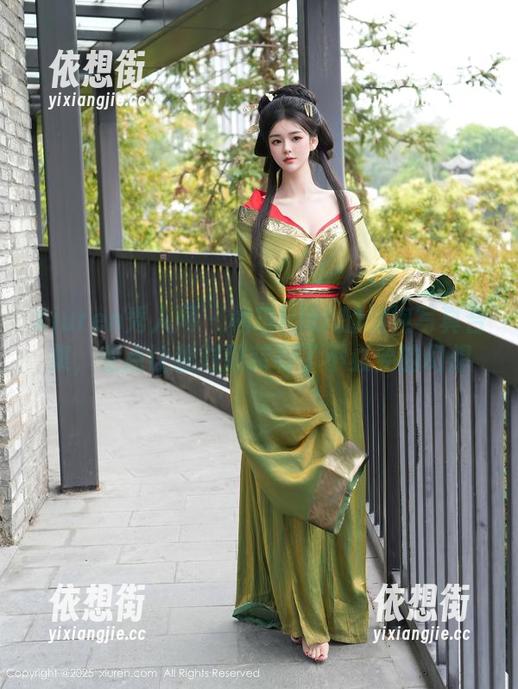 Xiuren秀人网-柚琪Rich Xiuren秀人网 - 柚琪Rich的旗袍写真合集,差点让我对服装有了不必要的幻想