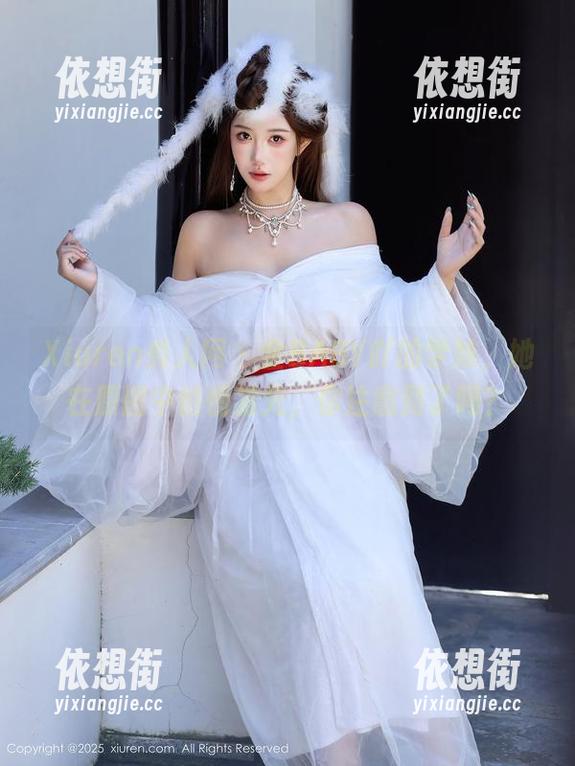 Xiuren秀人网-金BABY吖 Xiuren秀人网 - 金BABY吖的学妹,她在原图中悄悄发光,你注意到了吗?