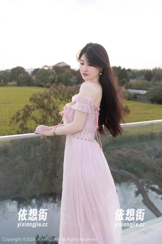 Xiuren秀人网 - 雨夕cy亲自出镜，海边美图更新，也太会撒狗粮了吧！