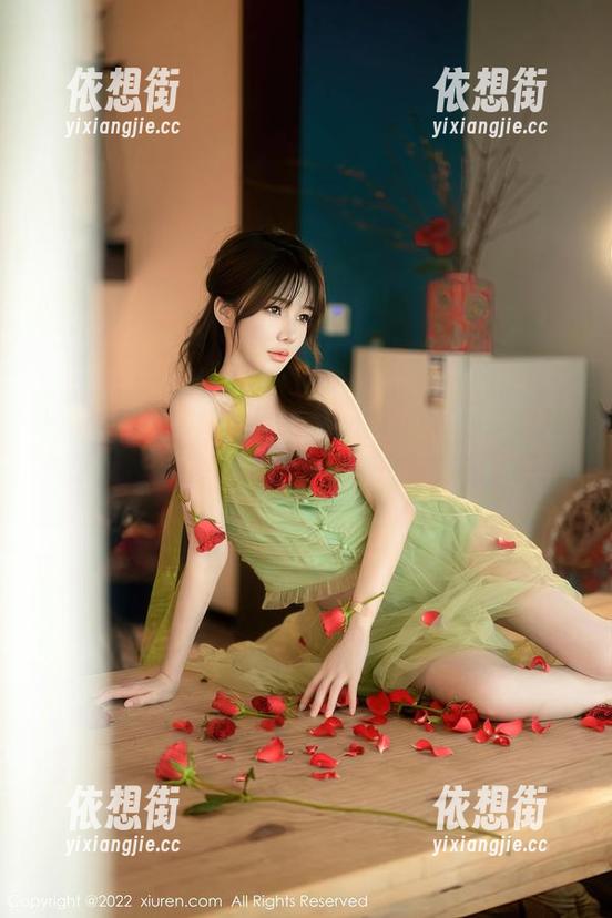 Xiuren秀人网 - 在定制的框架下，麦琪绫冰激淋的写真与死库水不小心成了绝配。