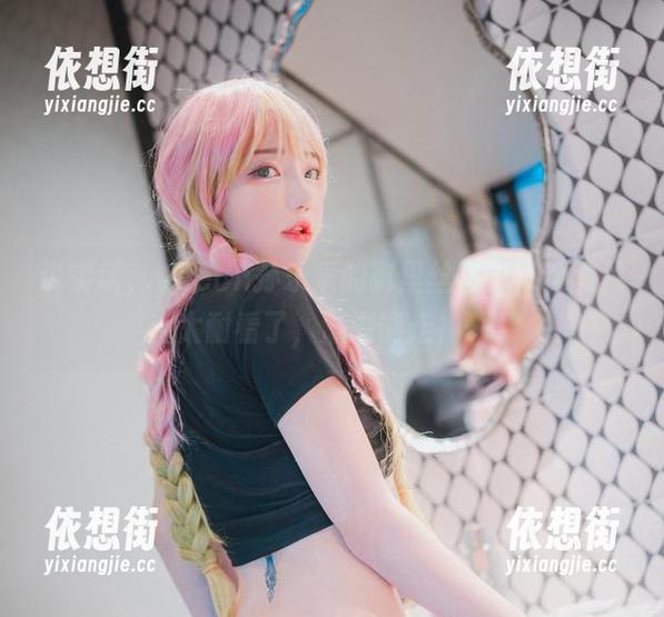 说实话，yeeun孙乐乐的裤里丝写真，这图片太耐看了，渐渐能走神…
