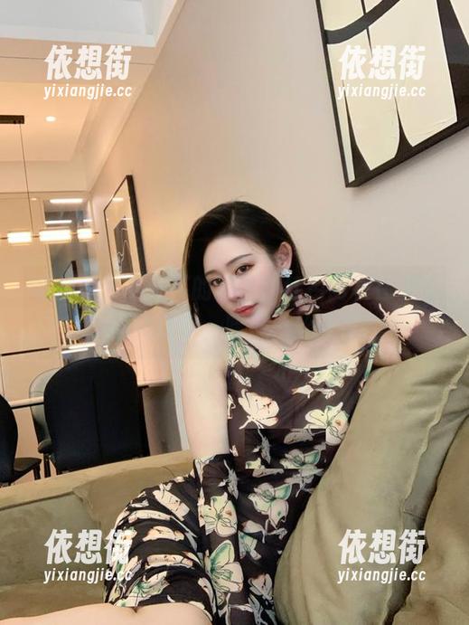 不爱笑的赛琳 微密圈 - 不爱笑的赛琳,红色内衣在无圣光的掩映下,暗藏一丝羞涩?