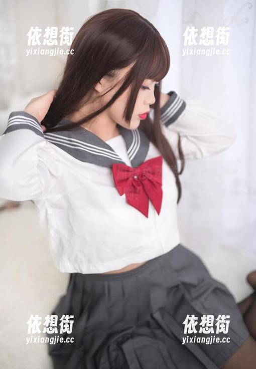短裙里的你烨烨，原图免费送，不看会后悔哟！