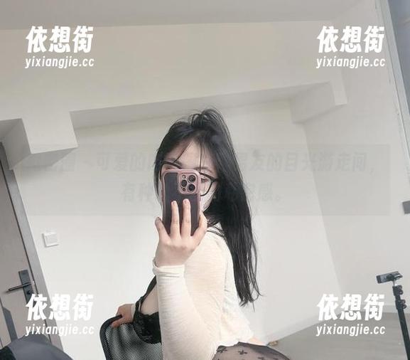 可爱的肉巴 微密圈 - 可爱的肉巴图库:男友的目光游走间,有种说不出的私密感。