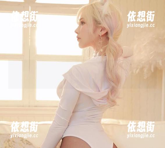 壁纸里的啾小妍，这甜心气息，别让我脸红得太明显啊！