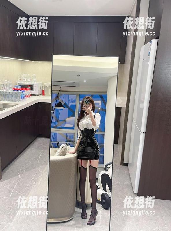 微密圈 - 在奔跑的晶骡儿的写真里，诱惑味十足，真麻烦，我却只想偷看。