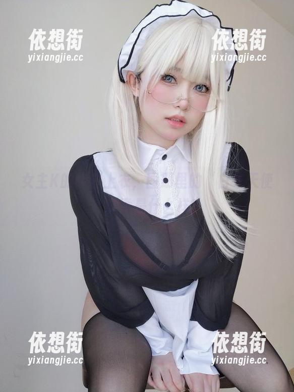 女主K的纯白上衣，图册里的‘白衣天使’究竟是什么样？