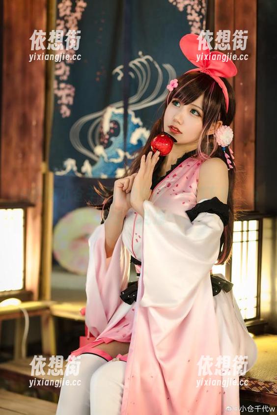 小仓千代w 白色与小仓千代w的碰撞,好想下载,心中小鹿乱撞…