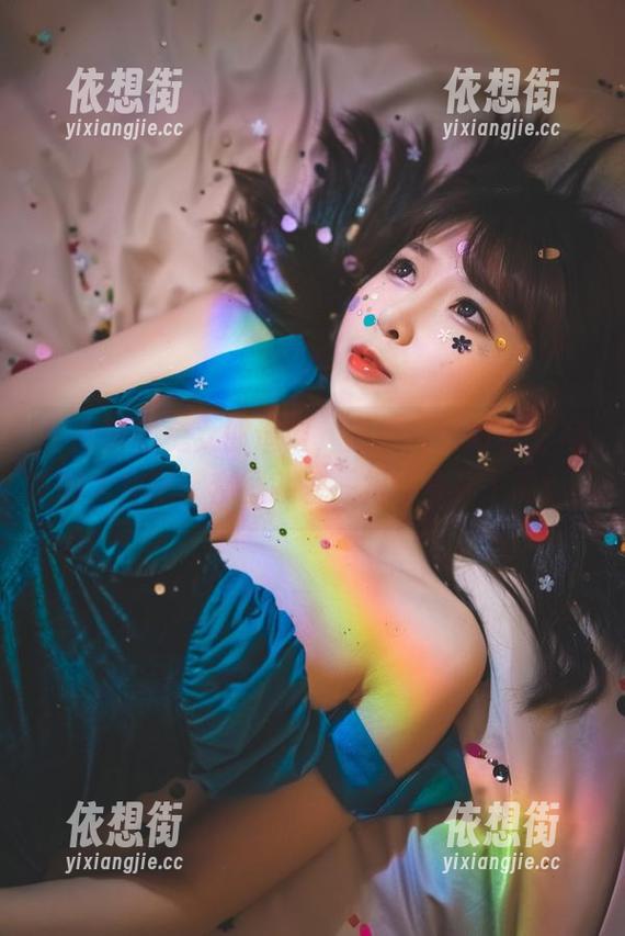 小酥酱的兔女郎造型，原图宛如阳春三月的大兔子，套图就差一根胡萝卜了啊！