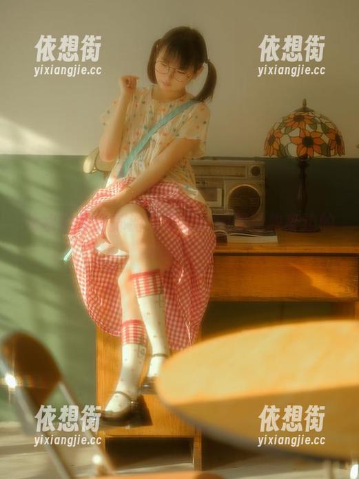 幼水铃衣的郊游大冒险：图册拯救身边的“沉默野人”
