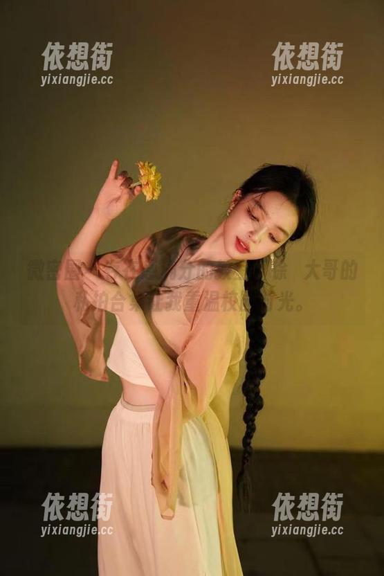微密圈 - 存在感满分的教室，徐珺大哥的私拍合集让我重温校园时光。