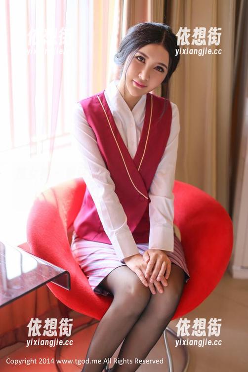推女神 - 黄可christine的美足套图，脚踝那么细，真想一探究竟。