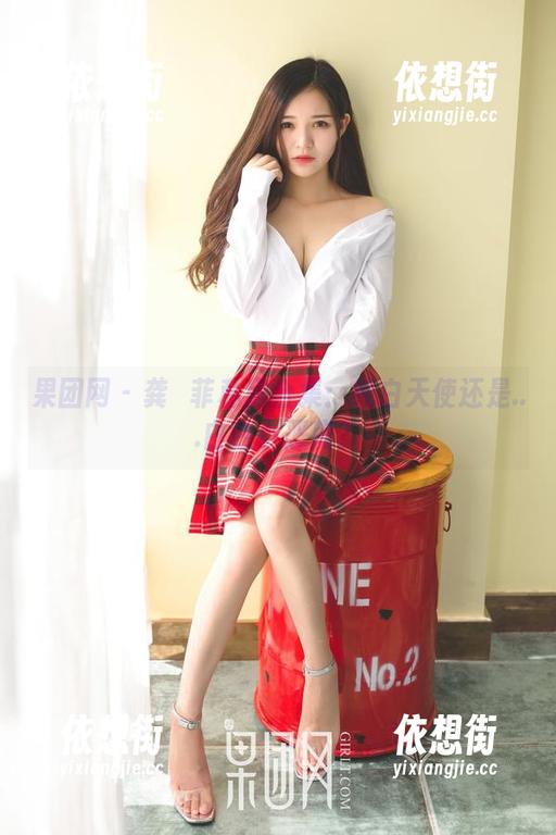 果团网-龚玥菲 果团网 - 龚玥菲私房合集:纯白天使还是...白色小恶魔?