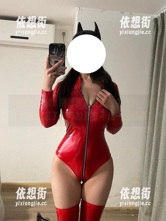 微密圈 - 桃沢樱呀和她的蓝色牛仔裤，居然让我想起了青春的那些不值一提的事？