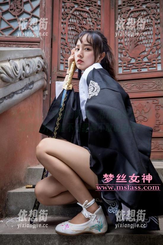 梦丝女神 - 刘诺的图集，私拍的美足让我脑洞大开，信不信我都不敢说的话！