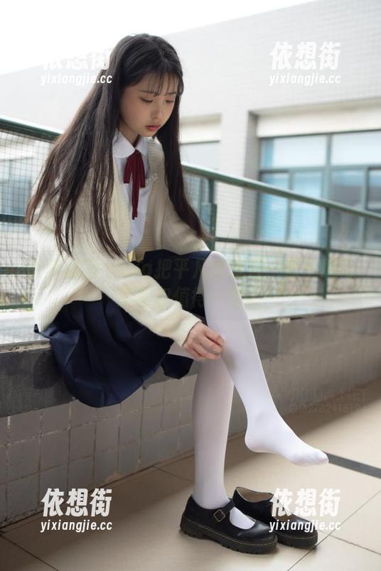 森萝财团-Sia 森萝财团 - Sia把平凡变非凡:双马尾写真图包值得一看。