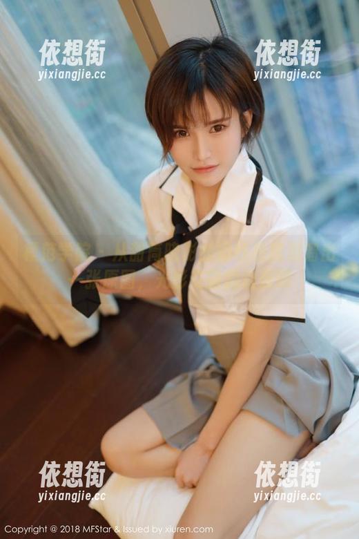 模范学院 - 从甜筒晓彤的婚纱私房里溜出一张原图，光影交错的诱惑啊