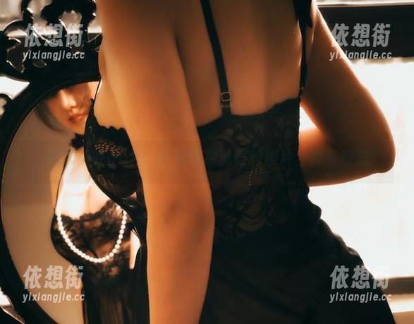 精选樱晚gigi：红酒气息滋养的照片，真有意思