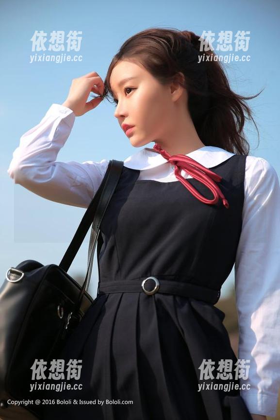 波萝社 - 作品中的Suki朱忆音，学姐范儿十足，高清得都可以数清她的每根发丝。