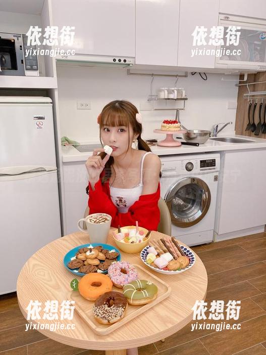 精选泥泥汝的居家写真：叛逆中的安宁