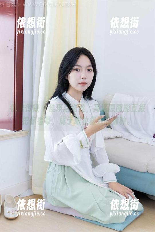 物恋传媒 - 佳琪这肉丝，高清原图能直接把你看晕，属于眼妆极致的那种。