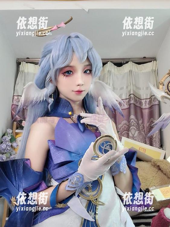 如果你以为万圣节只有吓人，那就来看看狐玖玖的写真图集，保证不让你失望！