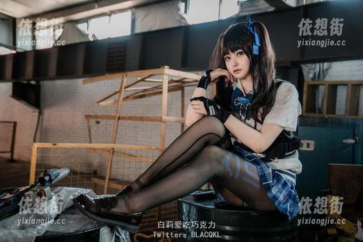 在线看白莉爱吃巧克力的吊带，美图总是让人心痒痒