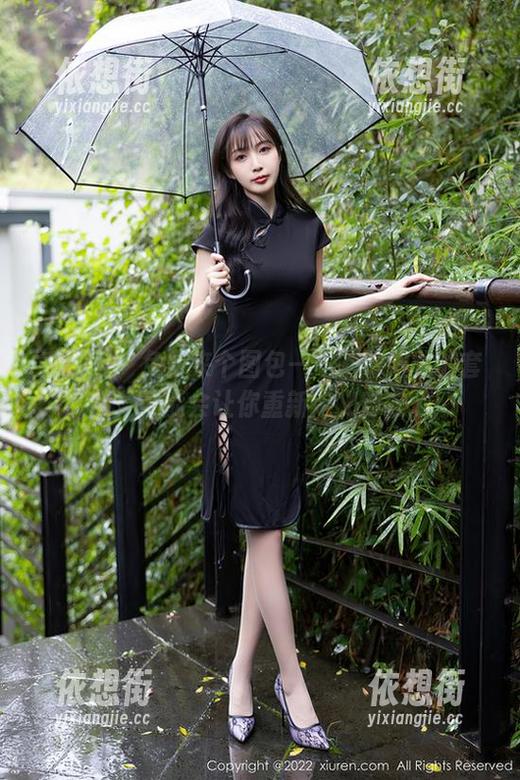 秀人网 - 免费来个图包——噜噜妞儿的套装，可能会让你重新定义穿衣。