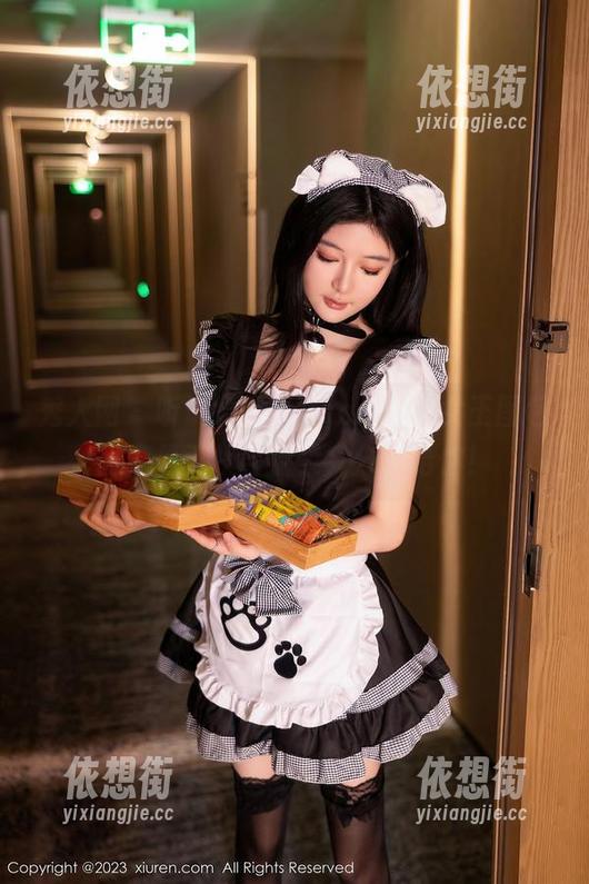 秀人网 - 听说小蛮妖yummy的女王图包里满是王权与温柔，分享给你！