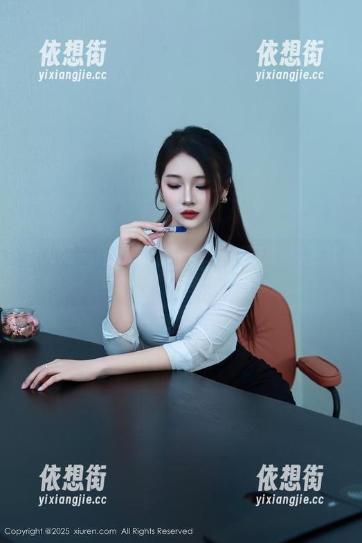 秀人网 - 理想的运动合集—月音瞳的照片不按套路出牌