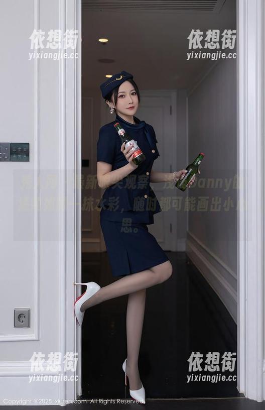 秀人网 - 最新眼尖观察，浅浅Danny的清纯如同一抹水彩，随时都可能画出小心思。