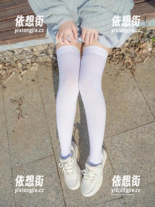 紧急企划 - 光脚的不怕穿鞋的，小恩免费裸足套图等你来瞧！