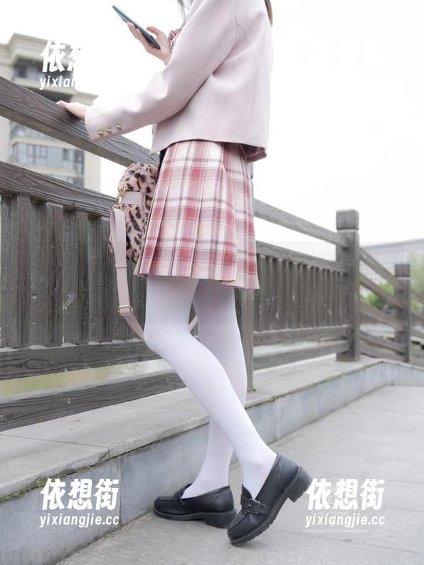 紧急企划-见希 紧急企划 - 原图来袭,见希的镂空骑士,干嘛不怕?