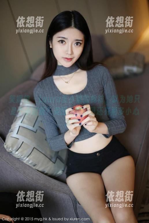 美媛馆-Laura张小妮 美媛馆 - Laura张小妮的棉袜,以为她只是个小清新?美图和图包里还有更多小心思呢。