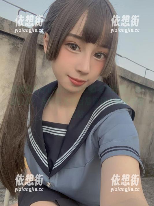 胡桃猫Kurumineko的新美图更新：JK创口贴，为你平凡的日常添加个神奇标签，哈哈。