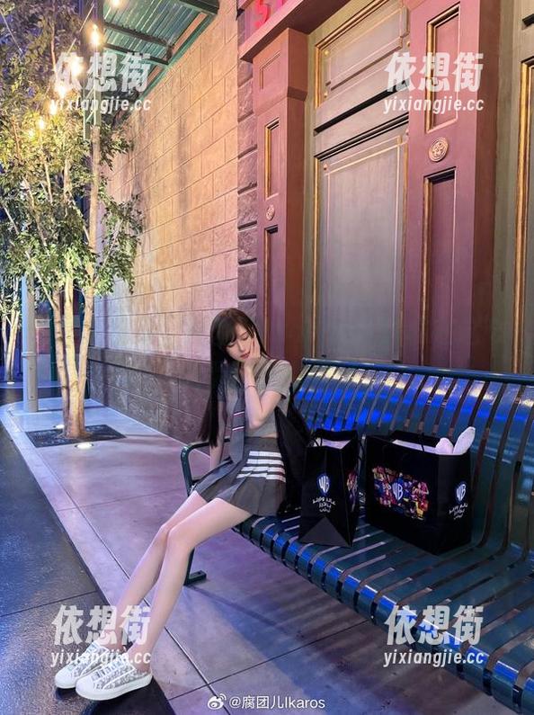 玉女大变身，腐团儿Ikaros就这样在这个免费图集中闪耀