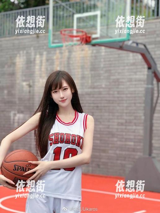 腐团儿Ikaros 光与火的交织:腐团儿Ikaros超级cos大元素使拉克丝,资源大暴露!