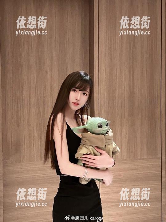 来看腐团儿Ikaros的微博自拍冒险：原图和套图双双上线！