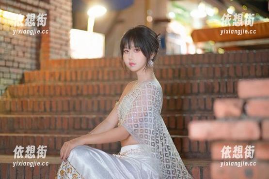 “萌芽儿o0”最新的爱丽丝主题图片，不觉得有点神似童话里的某个角色？