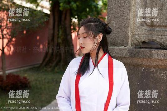 蜜桃社 - 在美绪的作品中寻找JK时光，心中默默想到要不要重读一遍书呢？