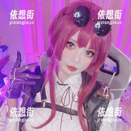 这世上有两种女神，一种是雪猫，另一种嘛，你懂的。