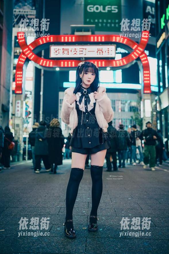 抓住霜月shimo的私房照，华生·阿米莉亚——脑袋里冒出的奇怪想法太多！
